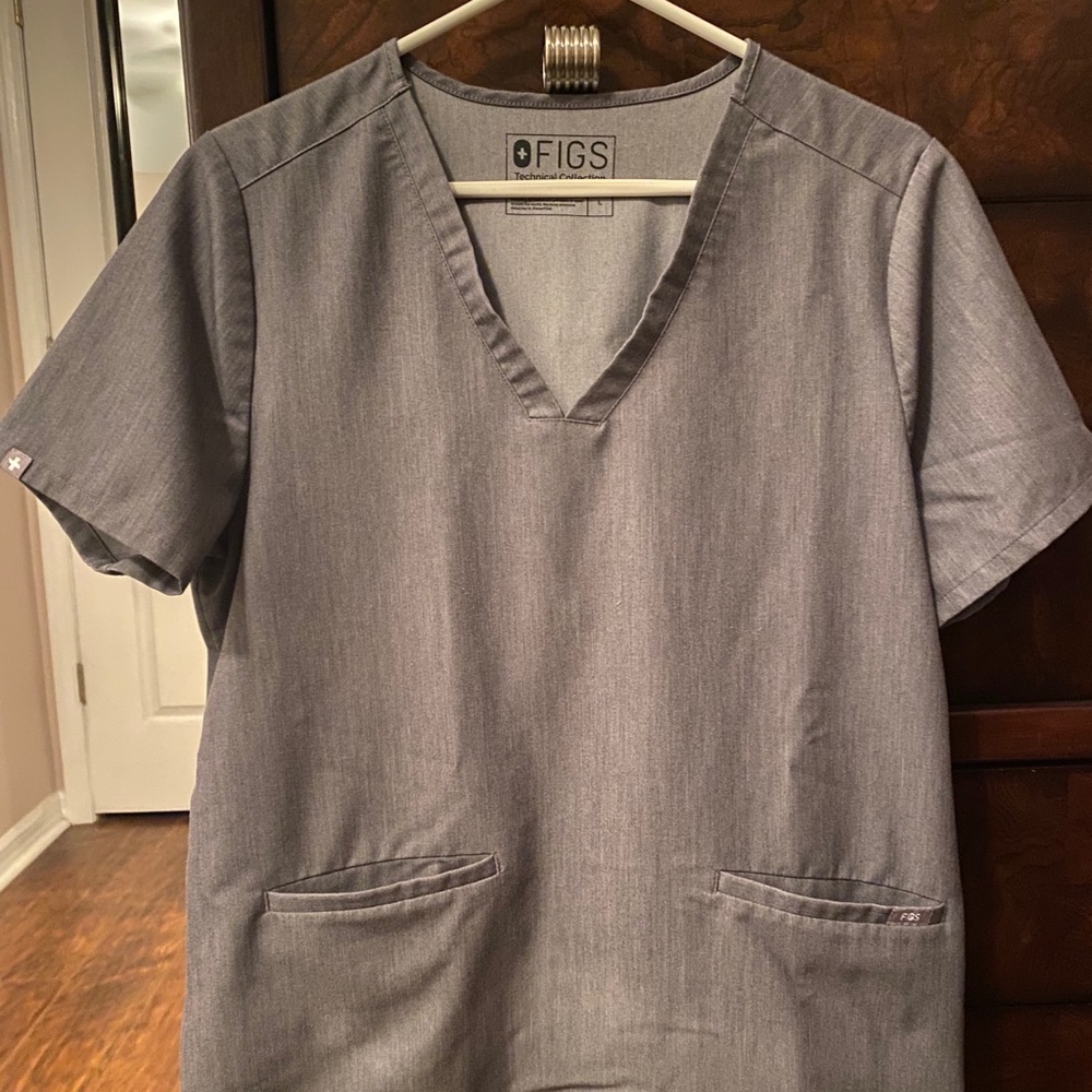 Figs Casma Three Pocket Scrub Top